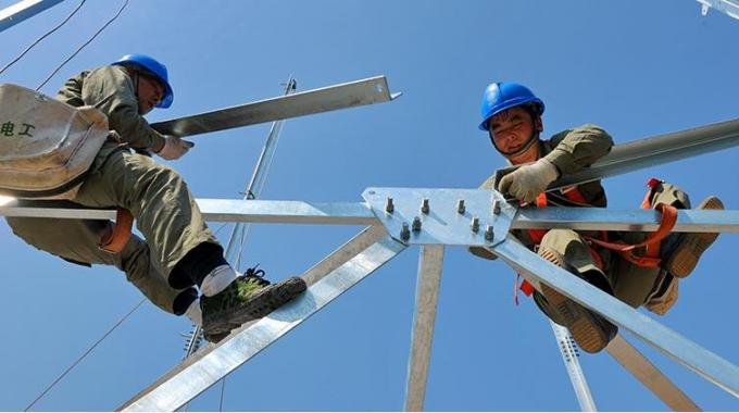 巴东供电加紧组塔 保高铁建设用电