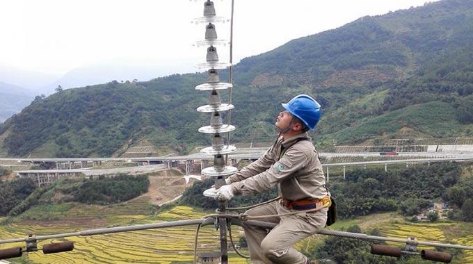 高空线路秋检 确保可靠供电