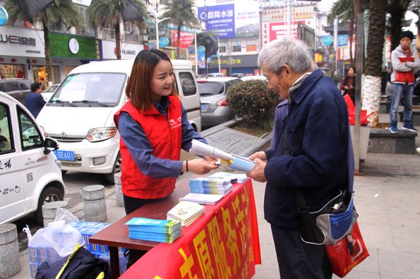 兴安供电吹响学雷锋号角