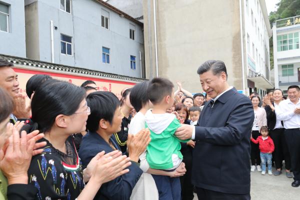 习近平总书记湖北之行第一天:首站宜昌